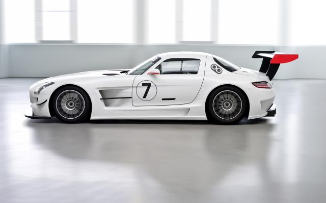 2011-SLS-AMG-GT3_12