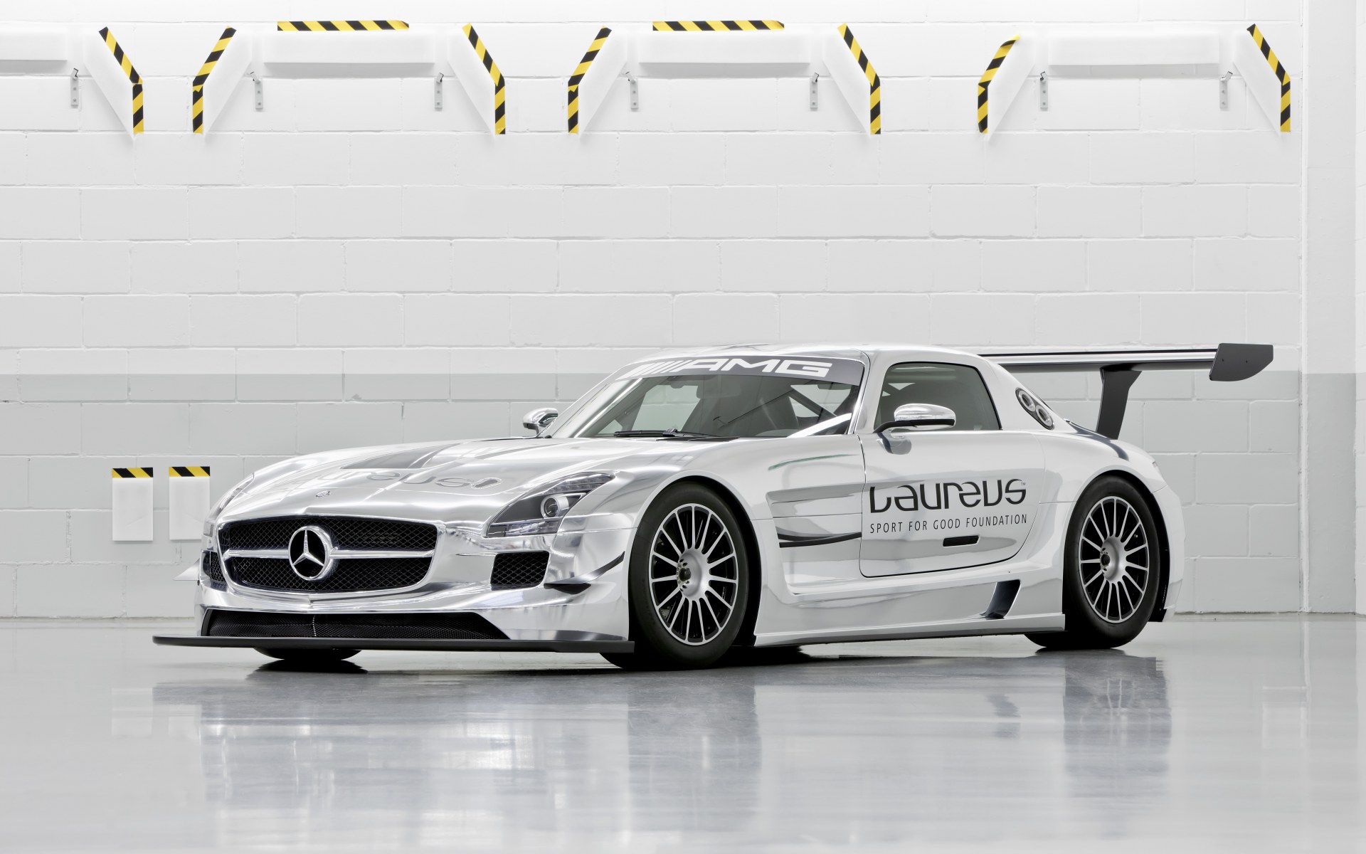 2010_SLS-AMG-GT3_Laureus_04