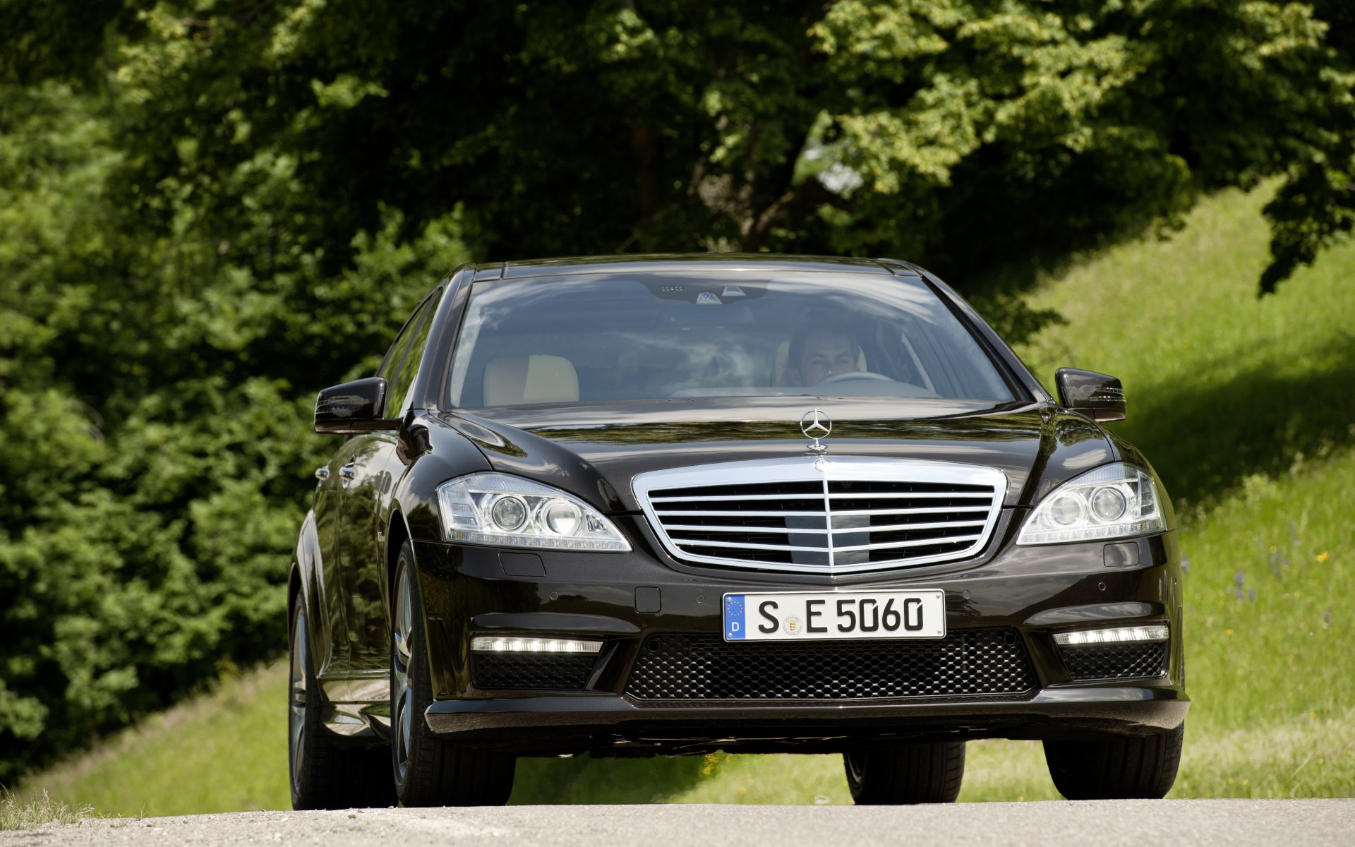 2011_S-Class_S63AMG_04