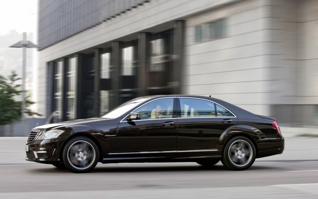 2011_S-Class_S63AMG_10