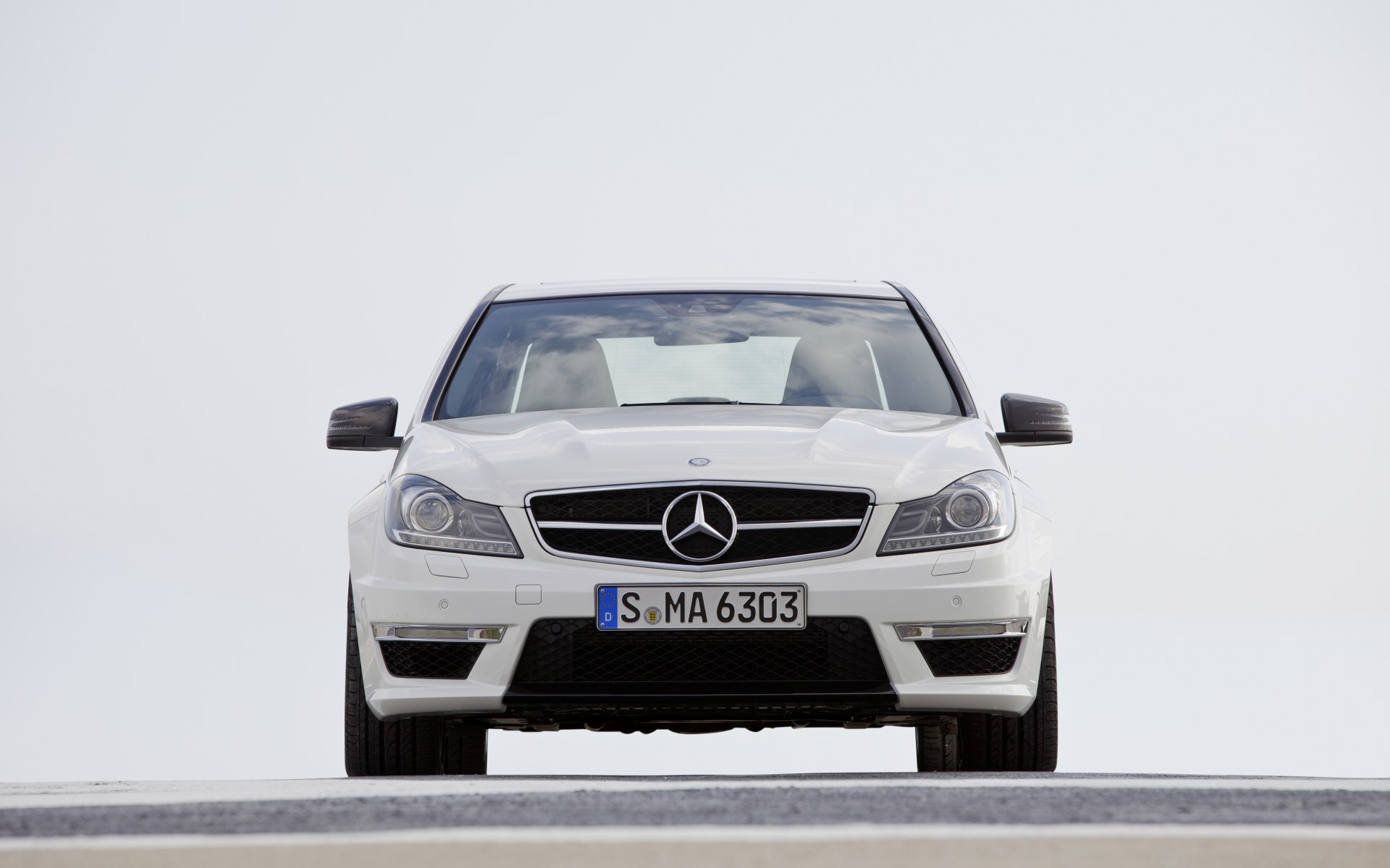 2011_C63AMG_05