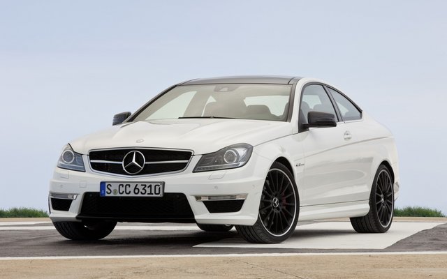 2011_C204_C63AMG-Coupe_04