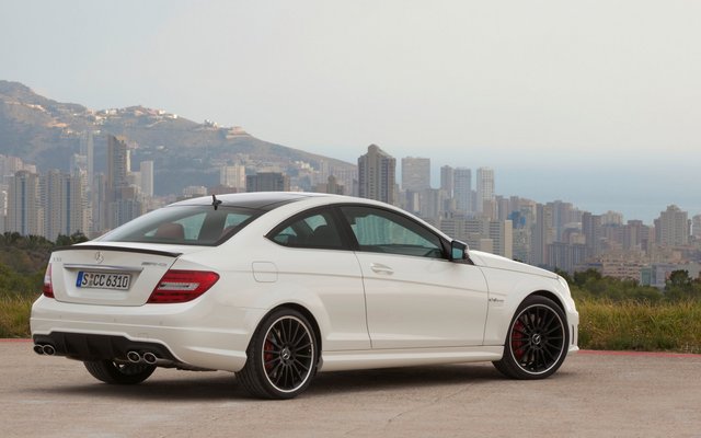 2011_C204_C63AMG-Coupe_16