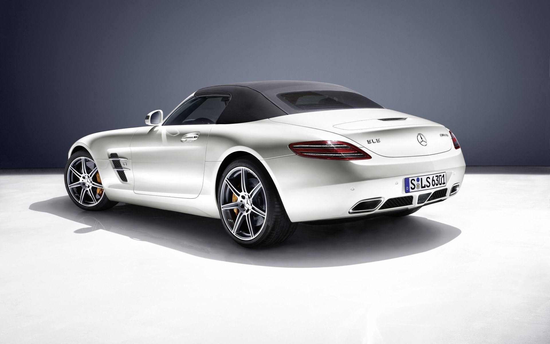 2011_SLS-AMG-Roadster_012