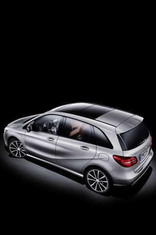 2011_B-Class_iPhone_01