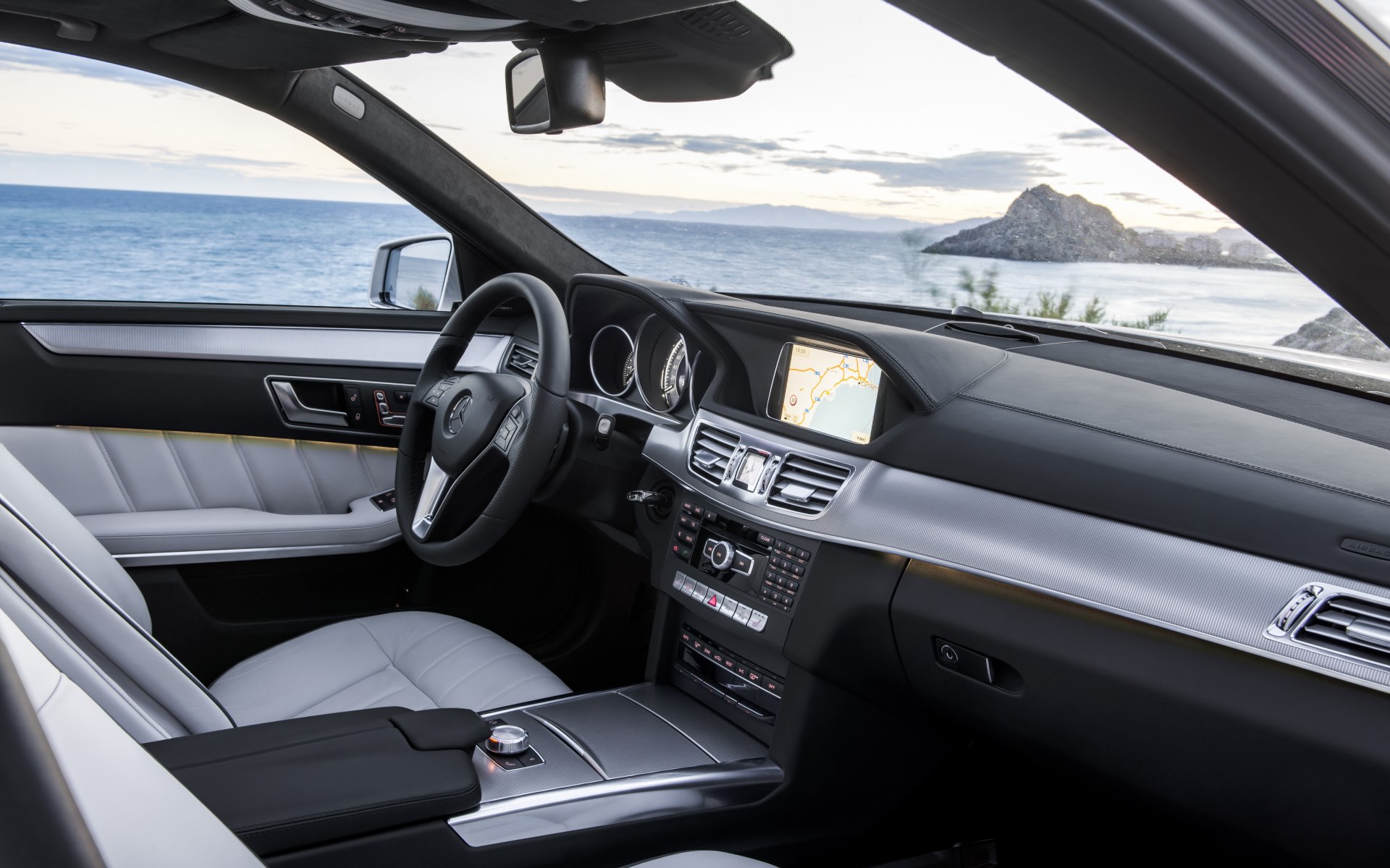 2013_E-Class_212_10_Avantgarde_Interieur