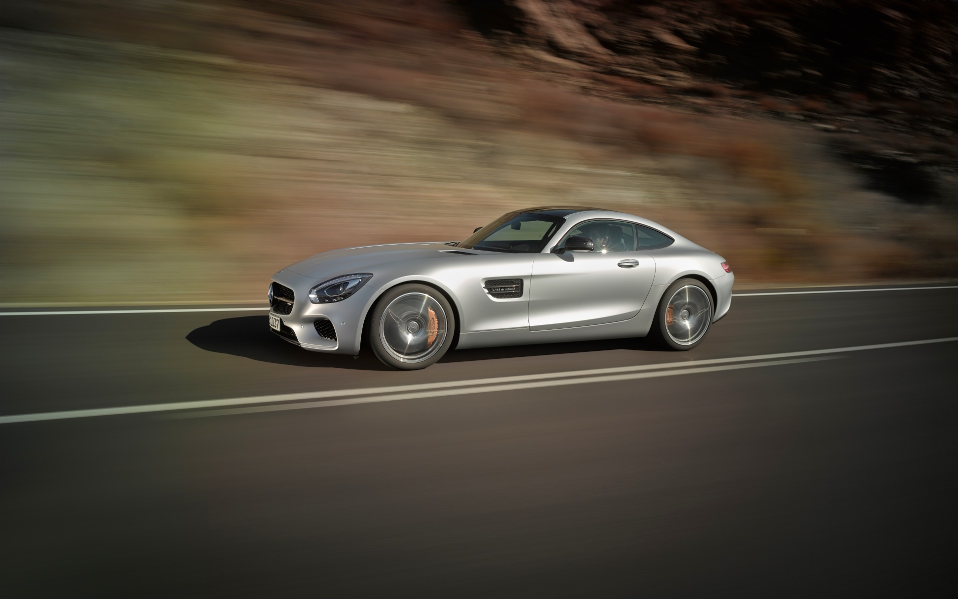 2014_amg-gt_14