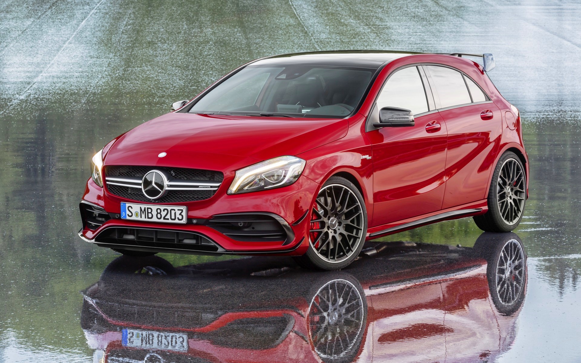 2015_A-Class_Facelift_AMG-A45_2