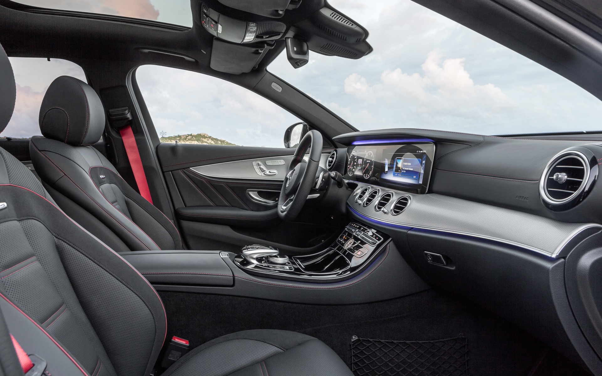 2017_s213_e43_amg_8_interieur