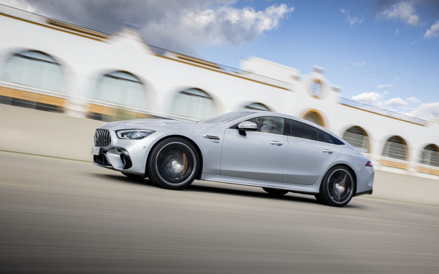 2022_amg-gt-63-s-e_5