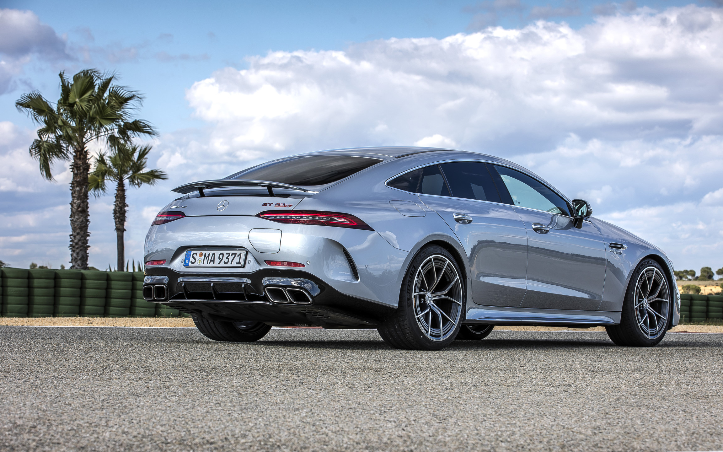 2022_amg-gt-63-s-e_8