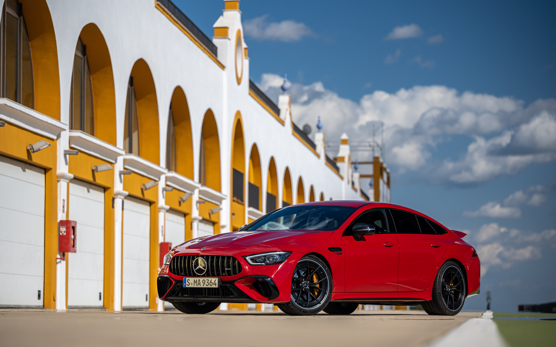 2022_amg-gt-63-s-e_9