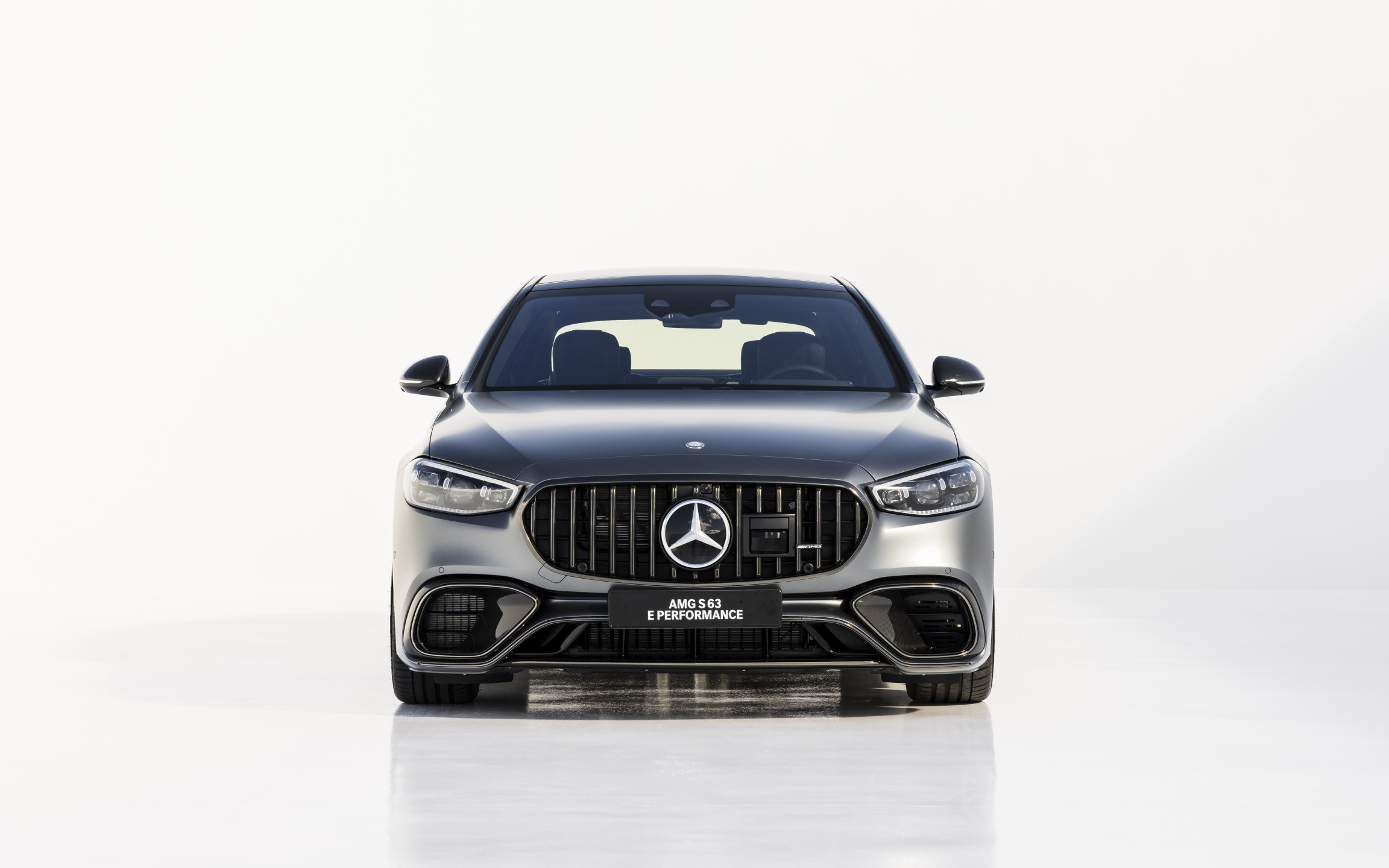 2023_amg-s63_e-performance_6