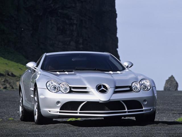 C199 McLaren SLR 18