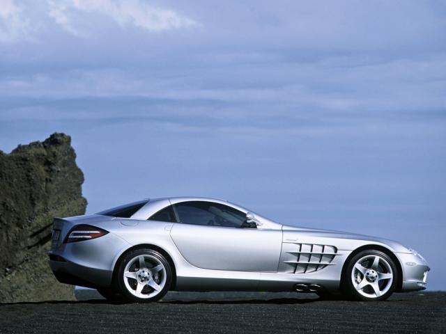 C199 McLaren SLR 19