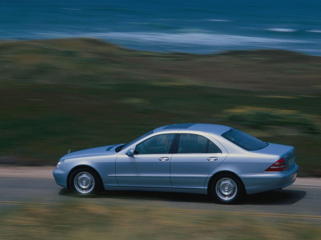 W220 37