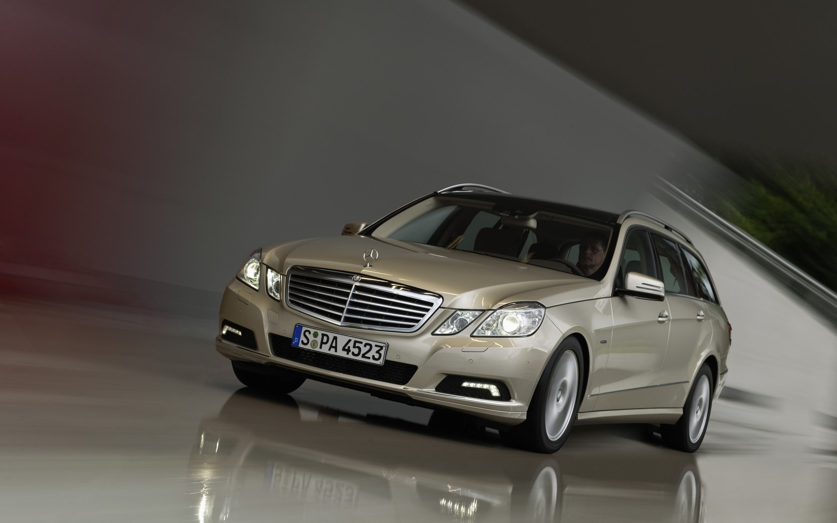 E-Klasse T-Modell E 250 CDI BlueEFFICIENCY Elegance 1
