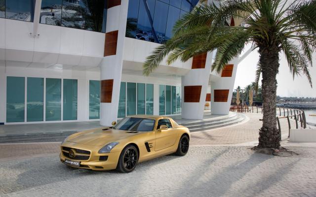 2010 SLS AMG Desert Gold 1