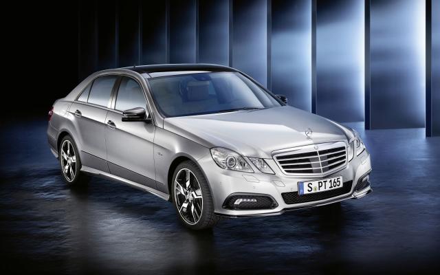 2010 E-Class MercedesSport 01